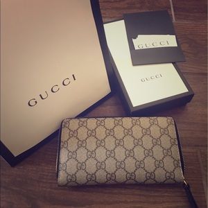 GUCCI Canvas FULL size Wallet